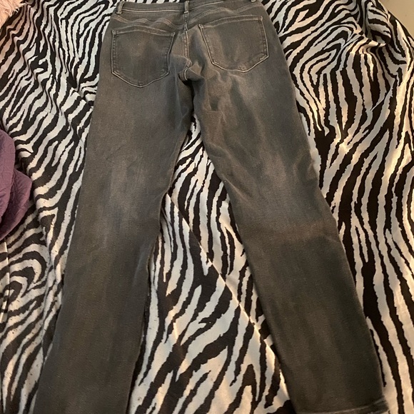 Gray wash skinny jeans - Picture 2 of 4